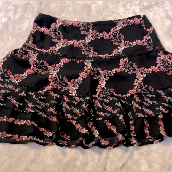 WHBM Tiered Ruffle Floral Vine Skirt | Sz 8P - Picture 5 of 7